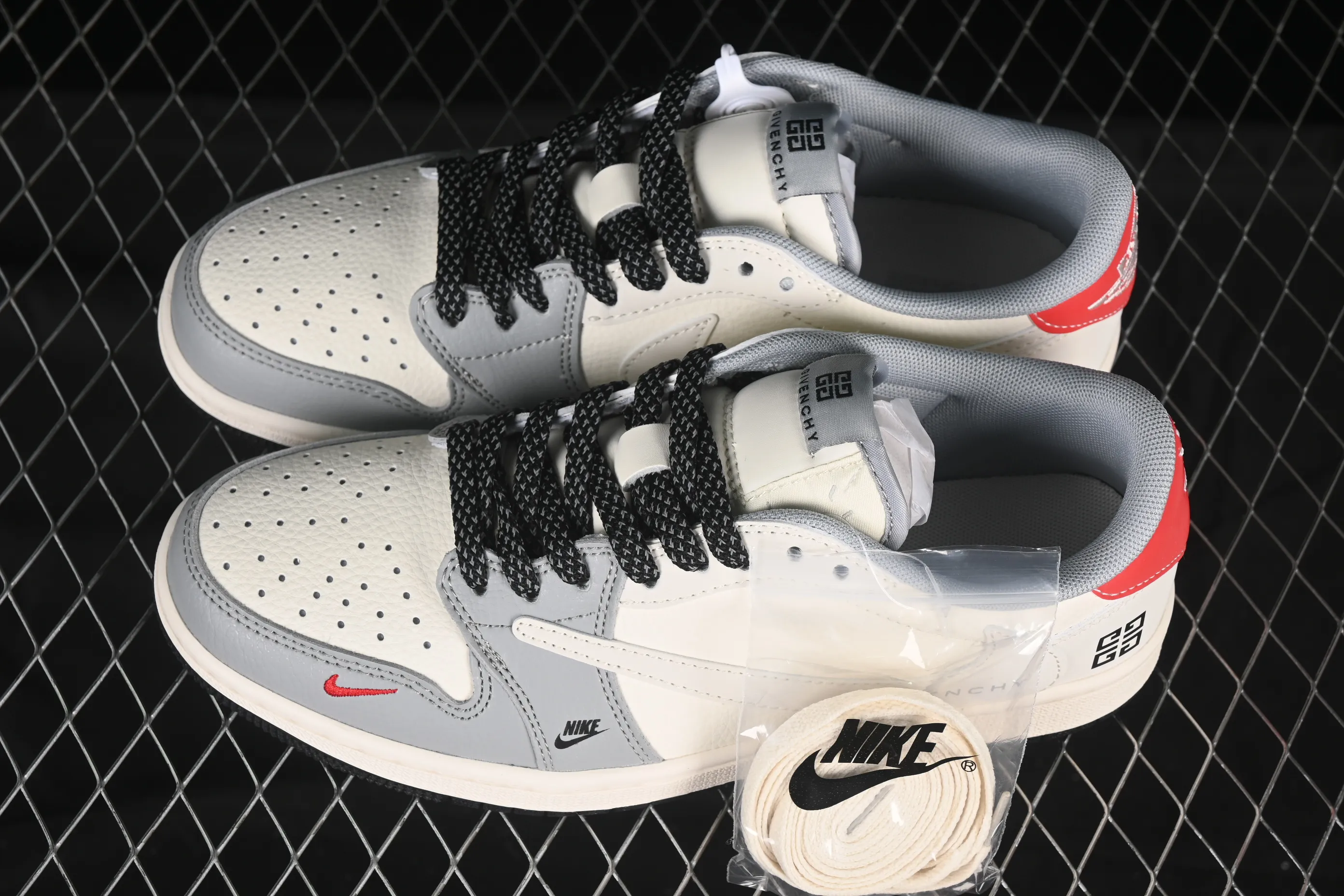 All categories Air Jordan Jordan series basketball shoes Air Jordan 1 Low high-end customized low-top sneakers Travis Scott x Fragment Design x Air Jordan 1 Low OG SP AJ1 Joe 1 Givenchy joint gray and black bottom low-top cultural and casual sneakers XS7089-599